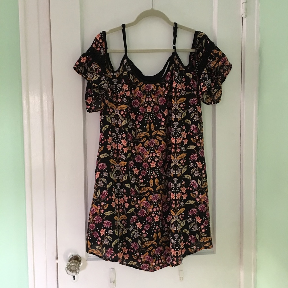 🌸Xhileration XXL Floral Cold Shoulder Dress🌸
